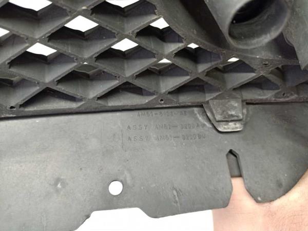 CALANDRE FORD FOCUS 11/04-01/2008  AVEC CLEF - Vue 3